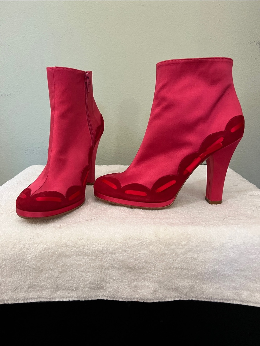 Marc Jacob’s Raspberry and Burgundy High-Heel Ankle Boots size 7.5M